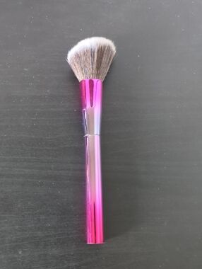 BH Cosmetics blush brush